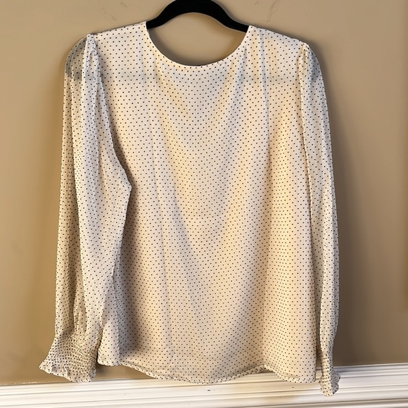 Beautiful top from Loft! - Picture 5 of 6